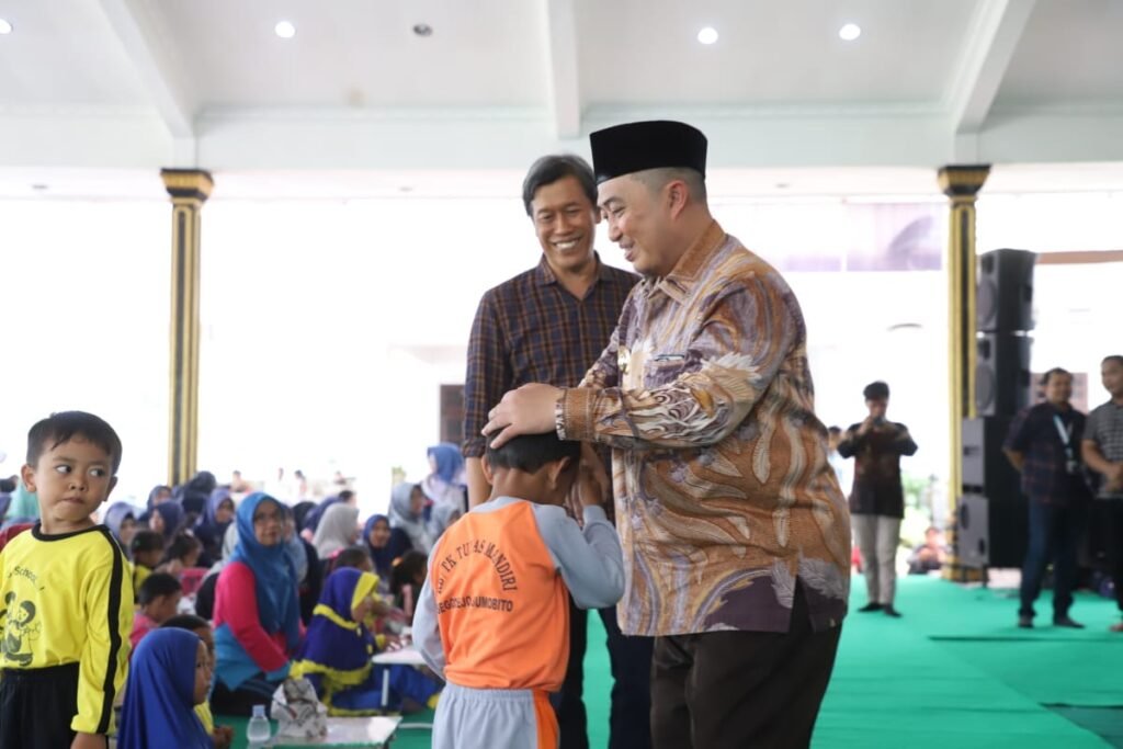 Kolase 2024 Meriahkan HUT ke-114 Pemkab Jombang, Pj Bupati Ajak Anak-Anak Berkontribusi Menuju Indonesia Emas.