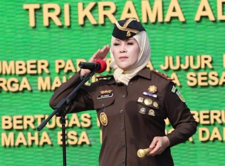 Kajati Jatim Mia Amiati Beri Pesan Khusus kepada Para Jaksa di Apel Pagi