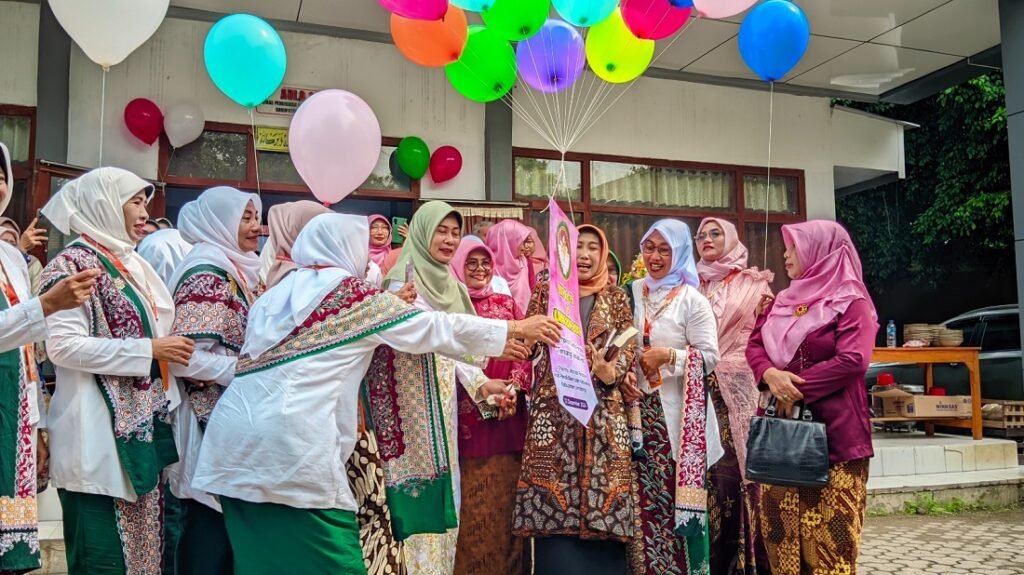 Rayakan HUT ke-25 dan Hari Ibu, DWP Disdikbud Jombang Luncurkan Buku Inspiratif 'Tentang Sebuah Hati'