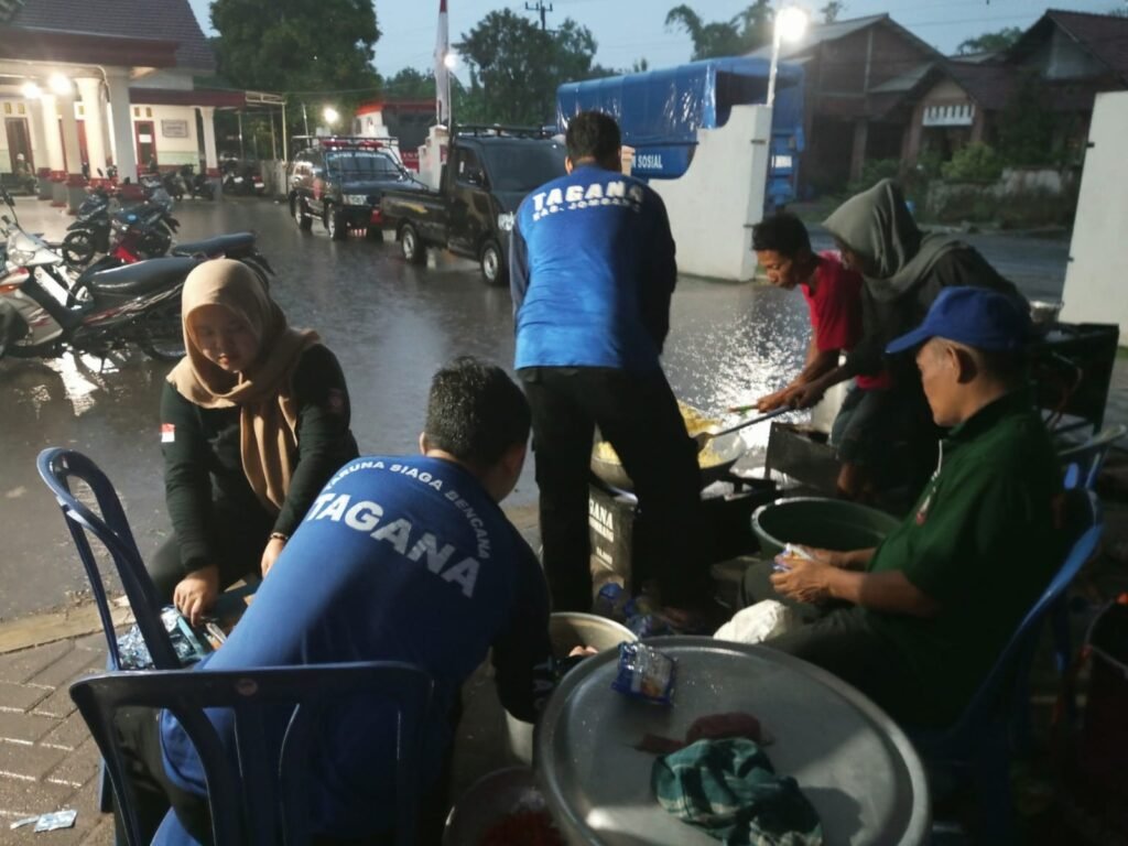 Banjir Landa Desa Jombok, Pj Bupati Turun Tangan Pantau Penanganan