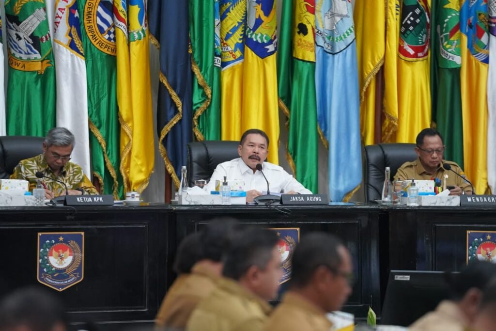 Perkuat Pengawasan Perizinan Daerah, Jaksa Agung Tandatangan Nota Kesepahaman