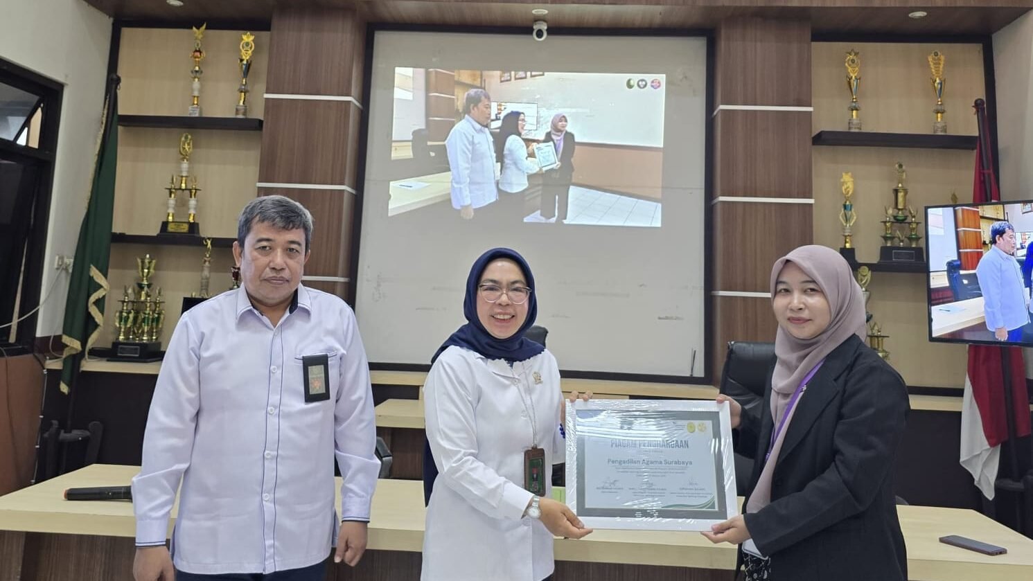 Mahasiswa UTS Observasi Sidang di Pengadilan Agama Surabaya