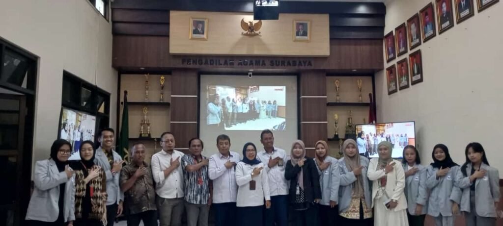 Mahasiswa UTS Observasi Sidang di Pengadilan Agama Surabaya