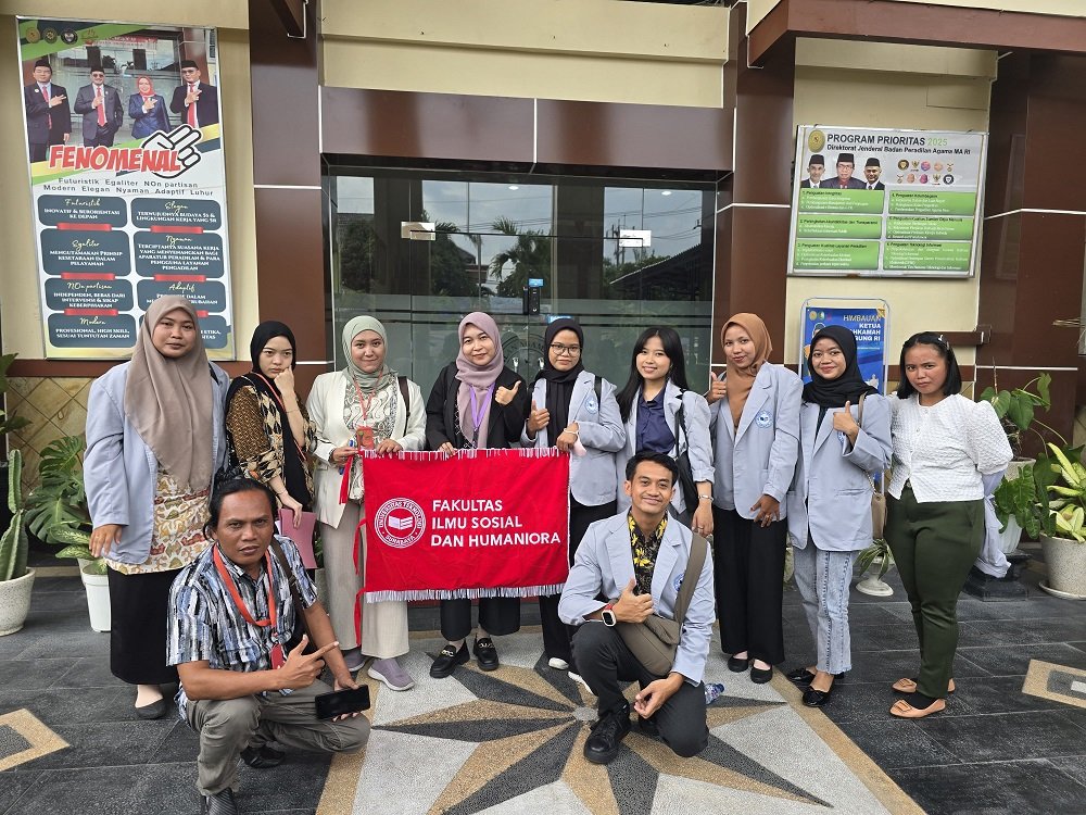 Mahasiswa UTS Observasi Sidang di Pengadilan Agama Surabaya