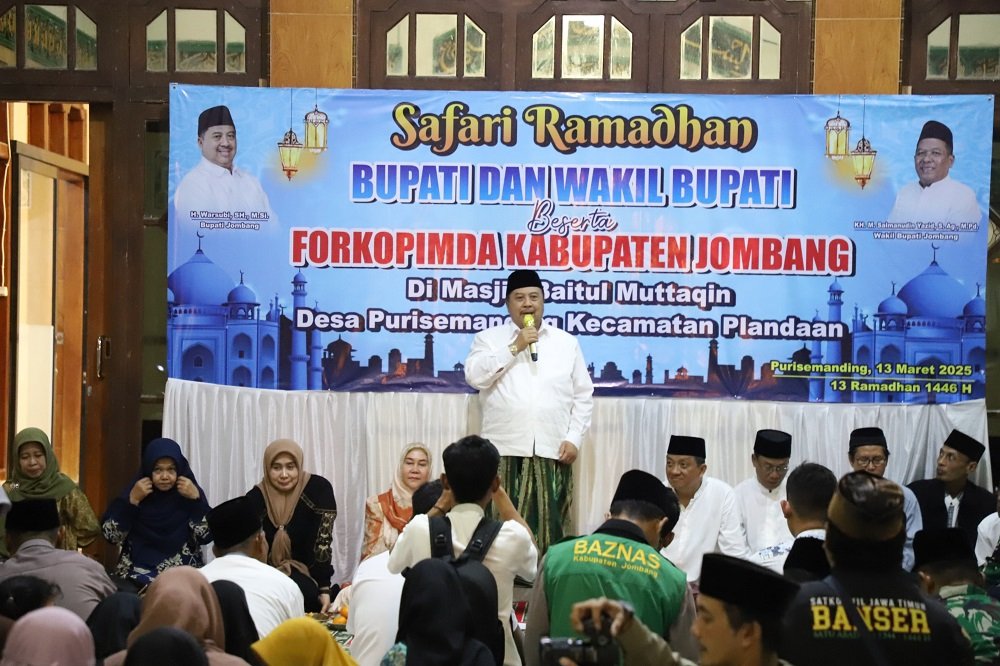 Safari Ramadan di Plandaan, Bupati Warsubi Bawa Berkah untuk Masjid. /jombangkab.go.id