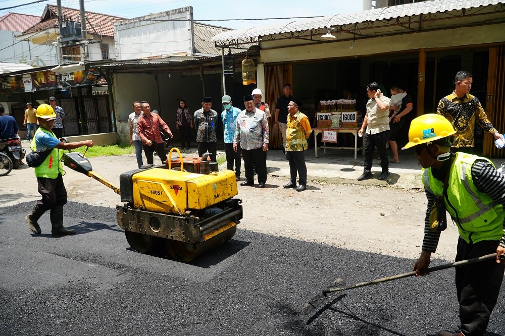 Bupati Jombang Prioritaskan Perbaikan Jalan Rusak Menjelang Hari Raya. /jombangkab.go.id