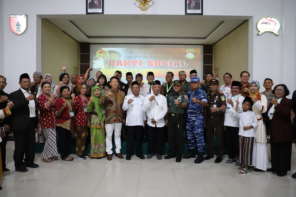 Kebersamaan dan Kepedulian di Acara Bakti Sosial FKMJ dan Kodim 0814 Jombang. /jombangkab.go.id