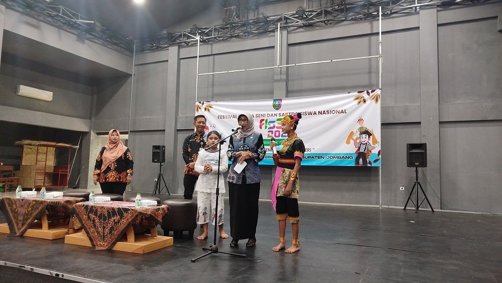 Meriah dan Penuh Warna! FLS3N SD 2025 Buka Ruang Ekspresi Seni di Jombang. /dikbud,jombangkab.go.id