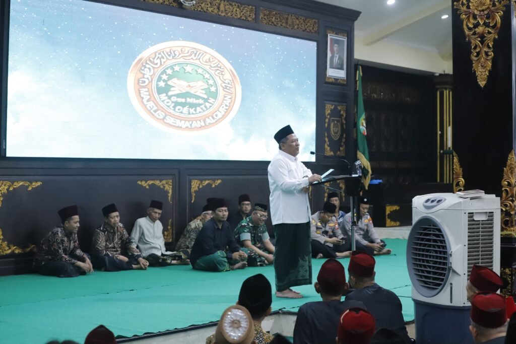 Pendopo Jombang Penuhi Cahaya Lantunan Ayat Suci, Wabup Salmanudin Ajak Jamaah Istiqamah Jaga Spiritualitas. /jombangkab.go.id