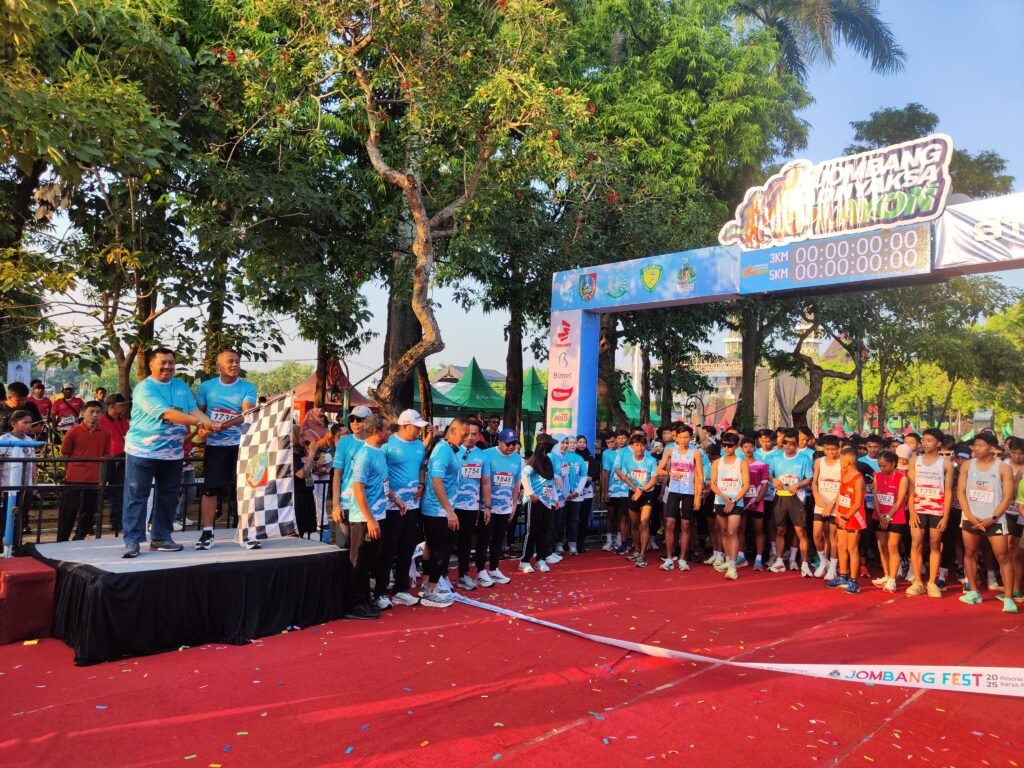 Ribuan Warga Meriahkan Jombang Adhyaksa Playon 2025: Wujud Sinergi dan Semangat Hidup Sehat di Jantung Kota Santri. jombangkab.go.id