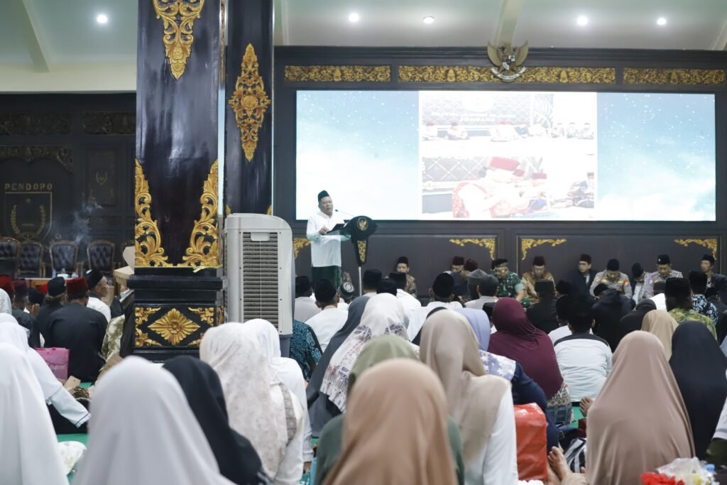 Pendopo Jombang Penuhi Cahaya Lantunan Ayat Suci, Wabup Salmanudin Ajak Jamaah Istiqamah Jaga Spiritualitas. /jombangkab.go.id
