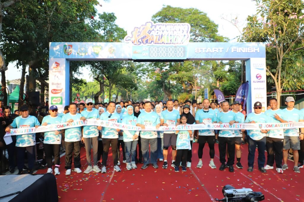 Ribuan Warga Meriahkan Jombang Adhyaksa Playon 2025: Wujud Sinergi dan Semangat Hidup Sehat di Jantung Kota Santri. jombangkab.go.id
