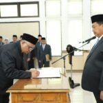 Bupati Warsubi Lantik Pimpinan Baru Baznas Jombang 2025–2030: Dorong Optimalisasi Zakat untuk Pengentasan Kemiskinan. /jombangkab.go.id