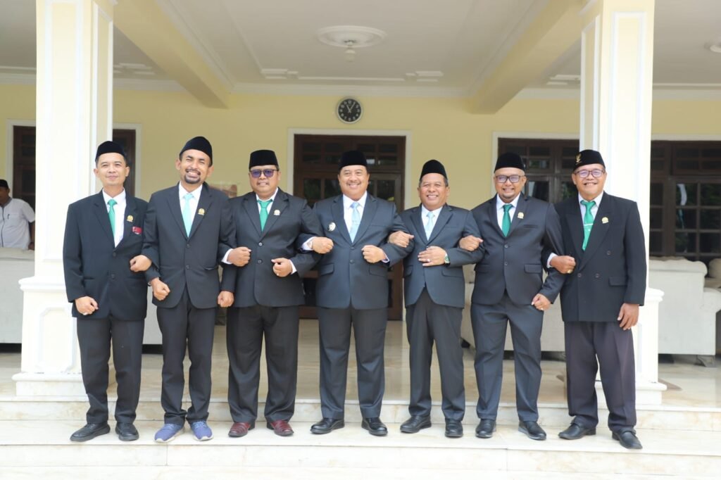 Bupati Warsubi Lantik Pimpinan Baru Baznas Jombang 2025–2030: Dorong Optimalisasi Zakat untuk Pengentasan Kemiskinan. /jombangkab.go.id