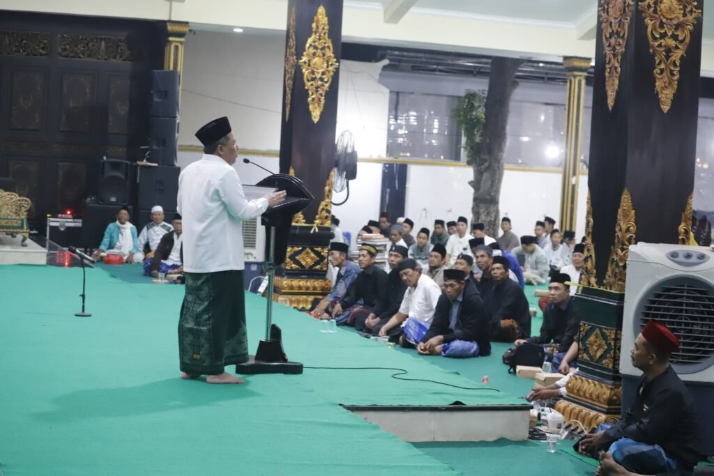 Pendopo Jombang Penuhi Cahaya Lantunan Ayat Suci, Wabup Salmanudin Ajak Jamaah Istiqamah Jaga Spiritualitas. /jombangkab.go.id