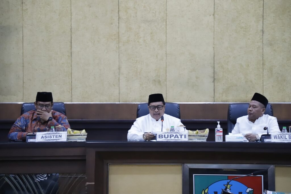 Pemkab Jombang Mantapkan Langkah Menuju Nol Kemiskinan Ekstrem 2026: Bupati Warsubi Tegaskan Sinergi Lintas Sektor dan Data Tunggal. /jombangkab.go.id