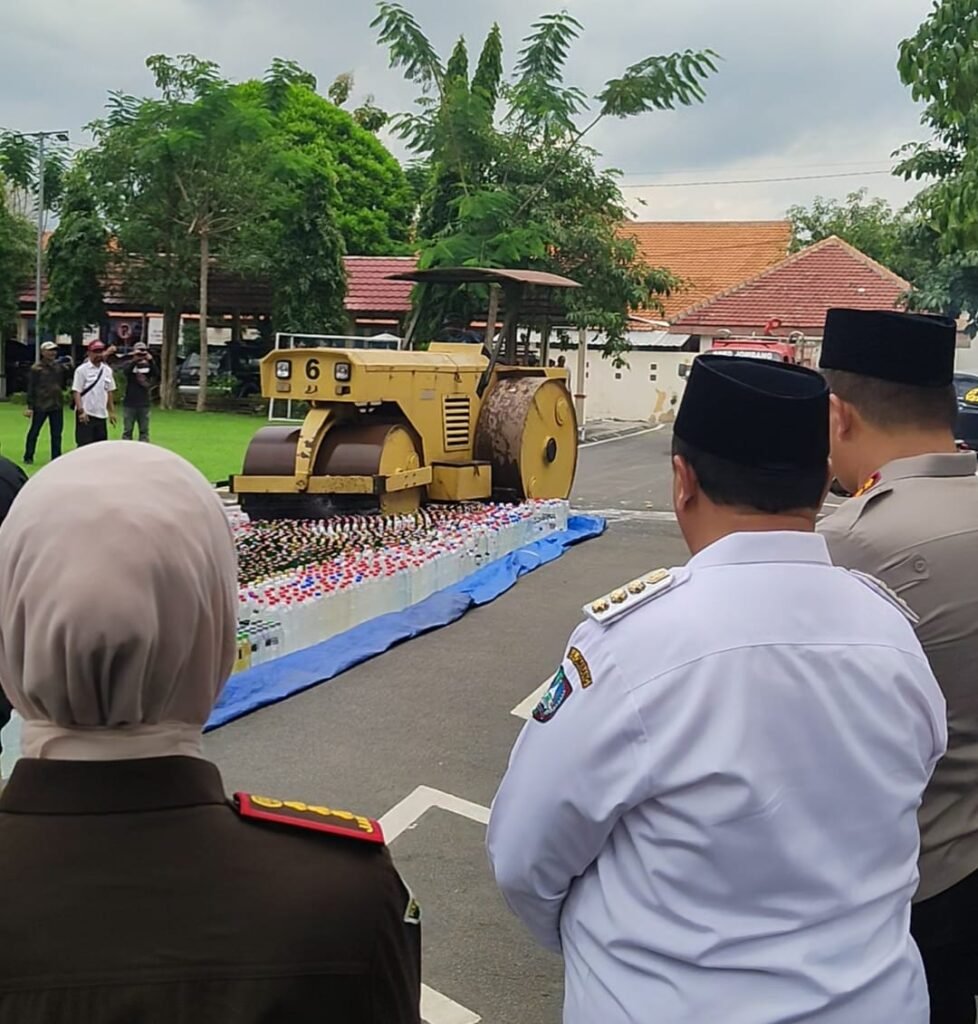 Jelang Ramadan 1447 H, Ribuan Botol Miras Dimusnahkan di Mapolres Jombang