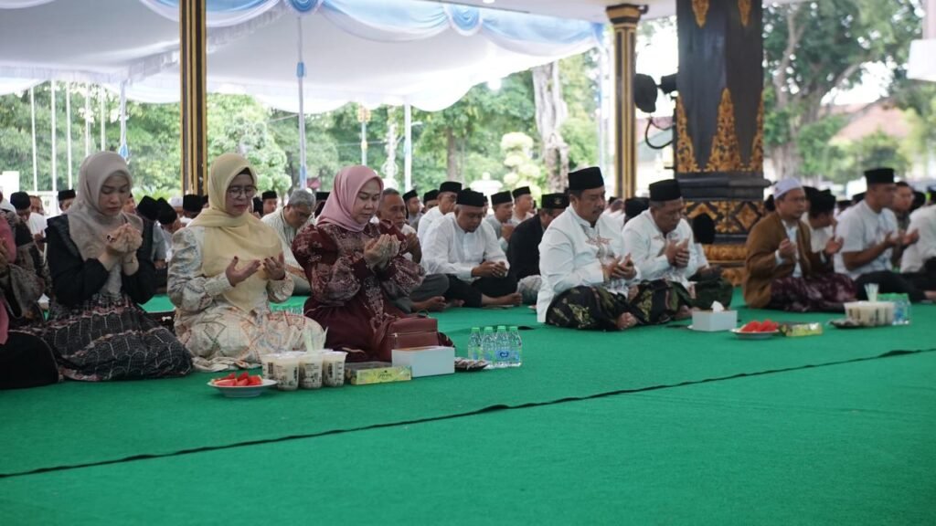 Satu Tahun Kepemimpinan, Warsubi–Salmanudin Gelar Doa dan Tasyakuran di Pendopo Jombang