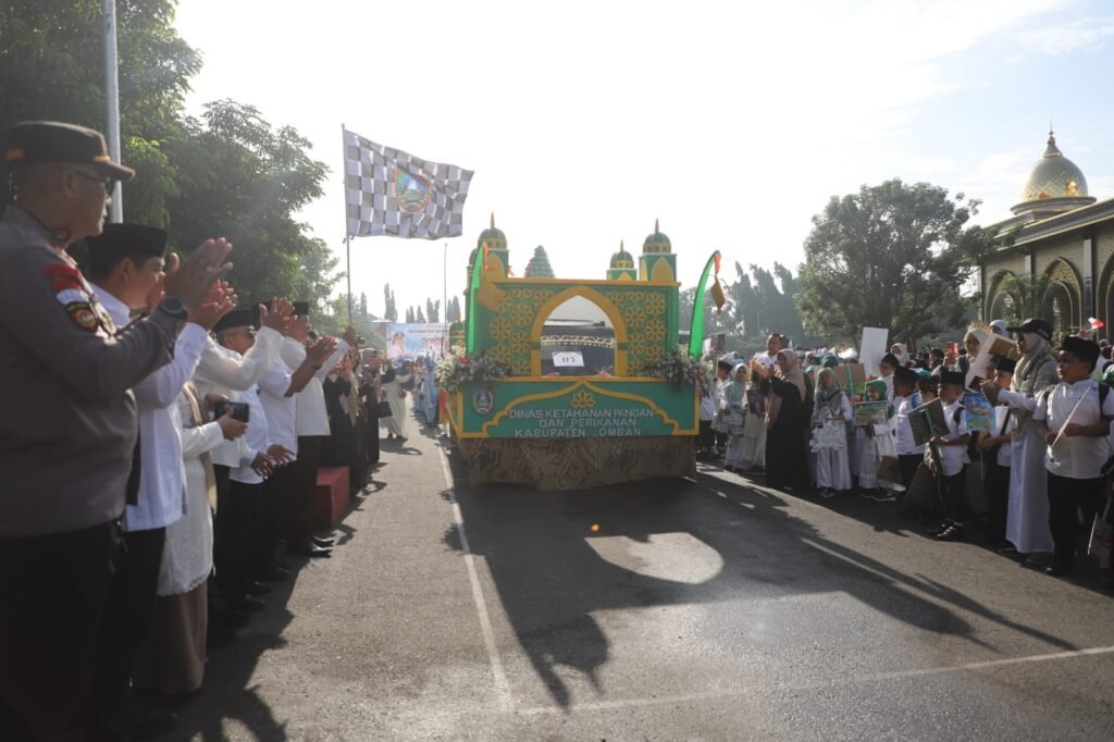 Ribuan Warga Padati Alun-Alun, Grebeg Apem Jombang 2026 Semarak Sambut Ramadhan 1447 H