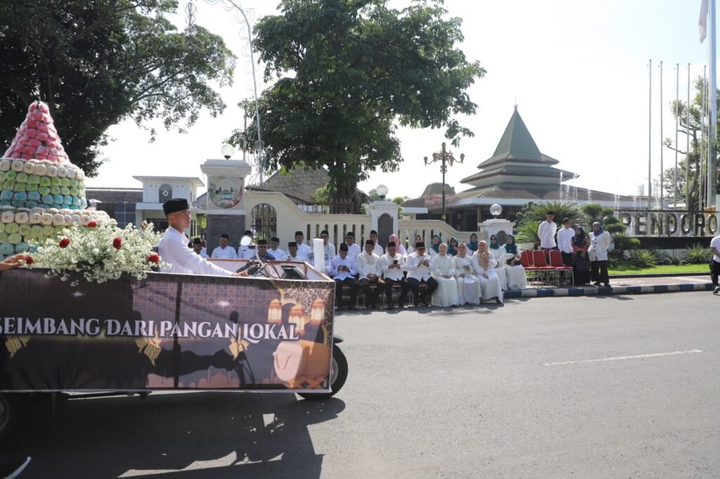 Ribuan Warga Padati Alun-Alun, Grebeg Apem Jombang 2026 Semarak Sambut Ramadhan 1447 H