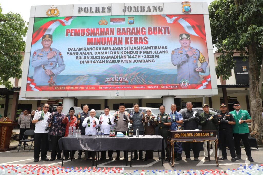 Jelang Ramadan 1447 H, Ribuan Botol Miras Dimusnahkan di Mapolres Jombang