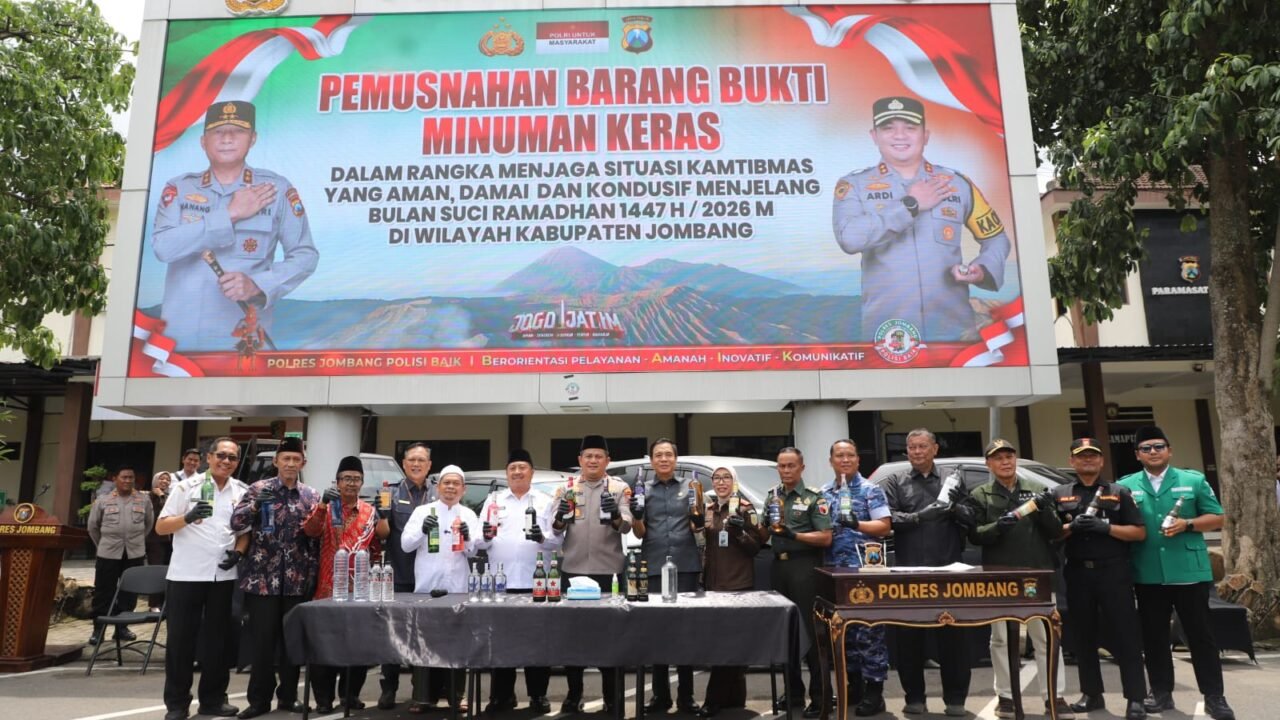 Jelang Ramadan 1447 H, Ribuan Botol Miras Dimusnahkan di Mapolres Jombang