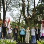 Jombang Eco Creative 2026 Meriah, Bupati Warsubi Apresiasi Pejuang Lingkungan dengan Penghargaan hingga Hadiah Umrah