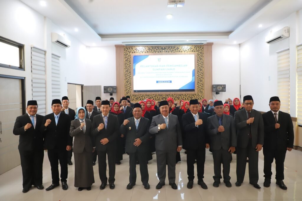 Bupati Warsubi Lantik Pejabat dan Kepala Sekolah, Tekankan Kepemimpinan Solutif demi Tingkatkan Pelayanan Publik