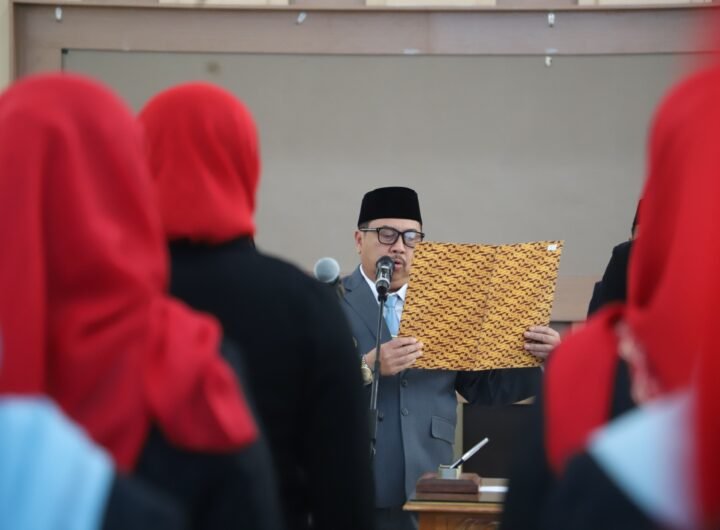 Bupati Warsubi Lantik Pejabat dan Kepala Sekolah, Tekankan Kepemimpinan Solutif demi Tingkatkan Pelayanan Publik