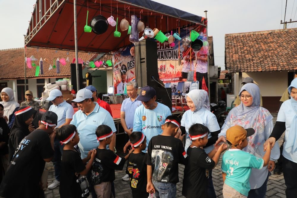 Jalan Sehat Purisemanding Meriah, Bupati Warsubi Ajak Warga Jaga Persatuan dan Hidup Sehat