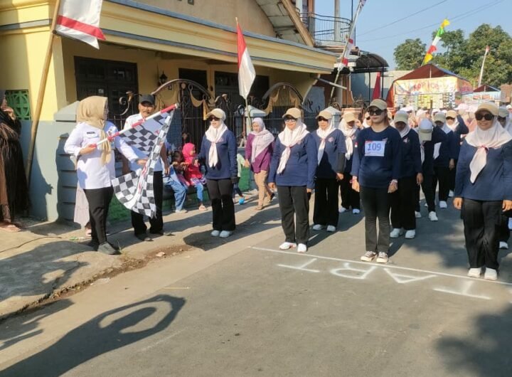 Mama Gemoy Mojojejer Curi Perhatian di Gerak Jalan Mojowarno, Semarakkan HUT ke-81 RI