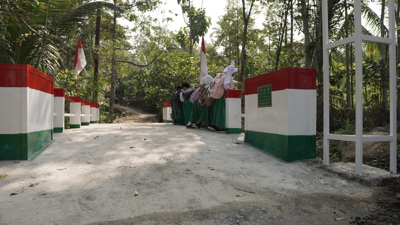 Jembatan Garuda Carangwulung Resmi Diresmikan Presiden Prabowo, Buka Akses Warga Wonosalam