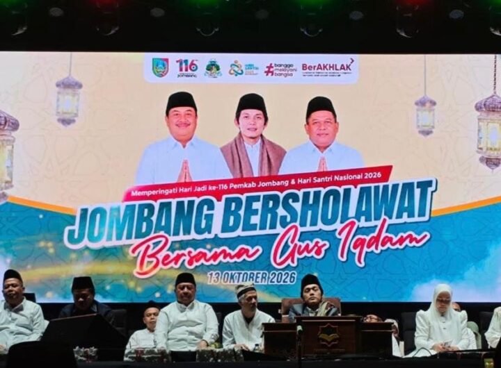 Ribuan Jamaah Ikuti Jombang Bersholawat Bareng Gus Iqdam, Bupati Ajak Warga Perkuat Persatuan