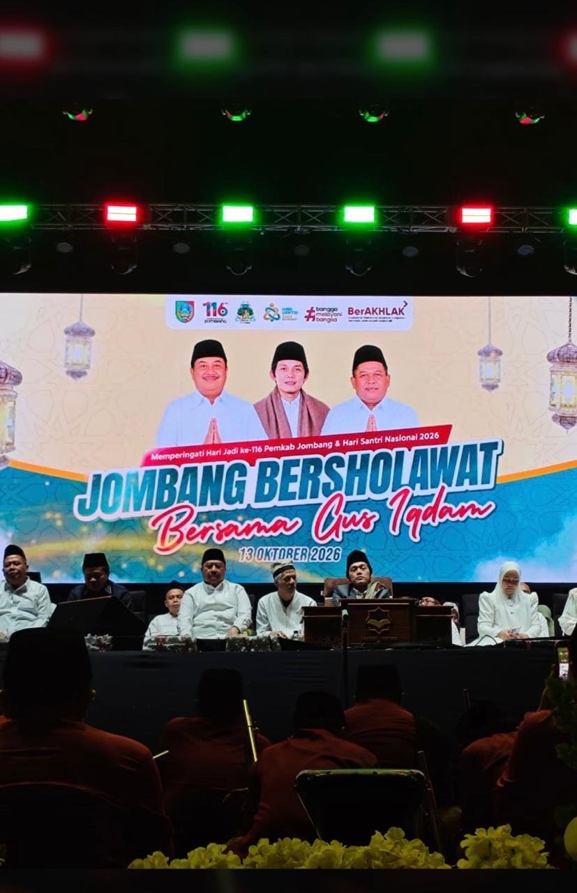 Ribuan Jamaah Ikuti Jombang Bersholawat Bareng Gus Iqdam, Bupati Ajak Warga Perkuat Persatuan