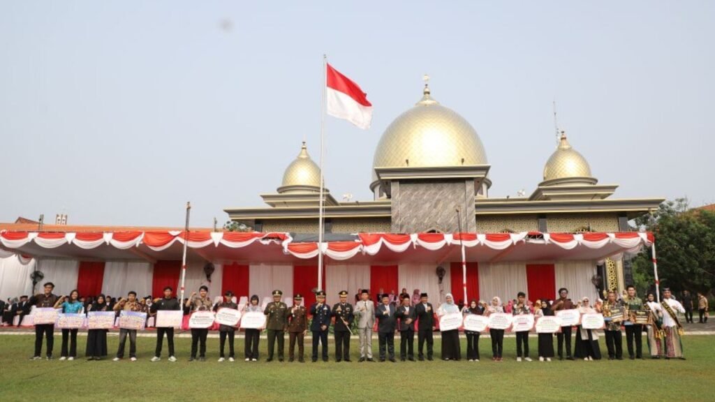 Gelora Semangat HSP ke-98: Pemkab Jombang Banjiri Pemuda Berprestasi dengan Beasiswa dan Penghargaan