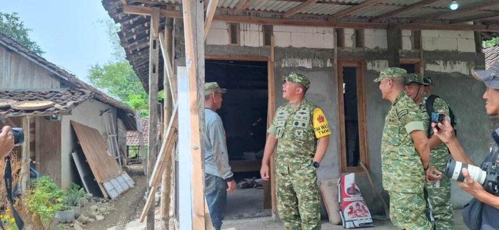 Akselerasi Pembangunan Desa: Tim Wasev Sterad Mabesad Sidak Lokasi TMMD ke-130 di Jombang