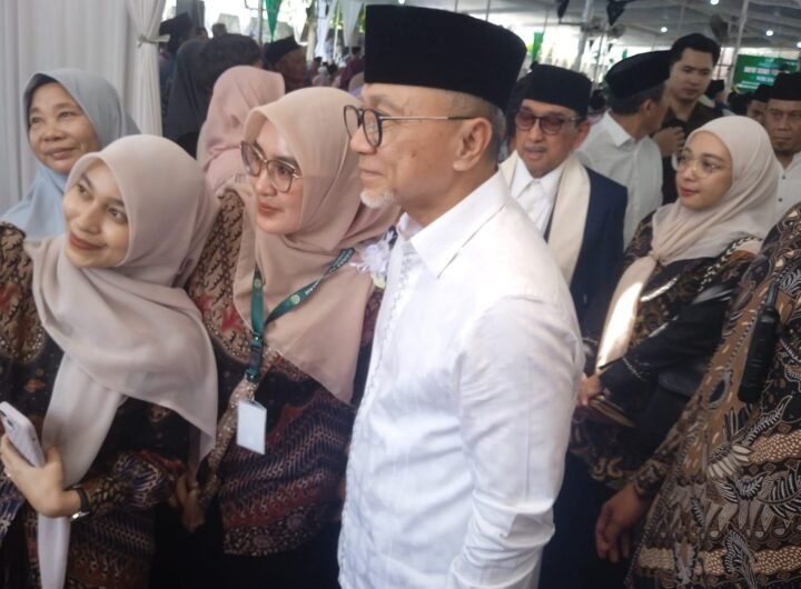 Selamat Datang Dr. (HC) Zulkifli Hasan, Wisuda Sarjana UNWAHA 2026 Jadi Momentum Penguatan SDM dan Ketahanan Pangan